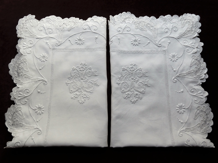 Pair of Lace Pillow Shams